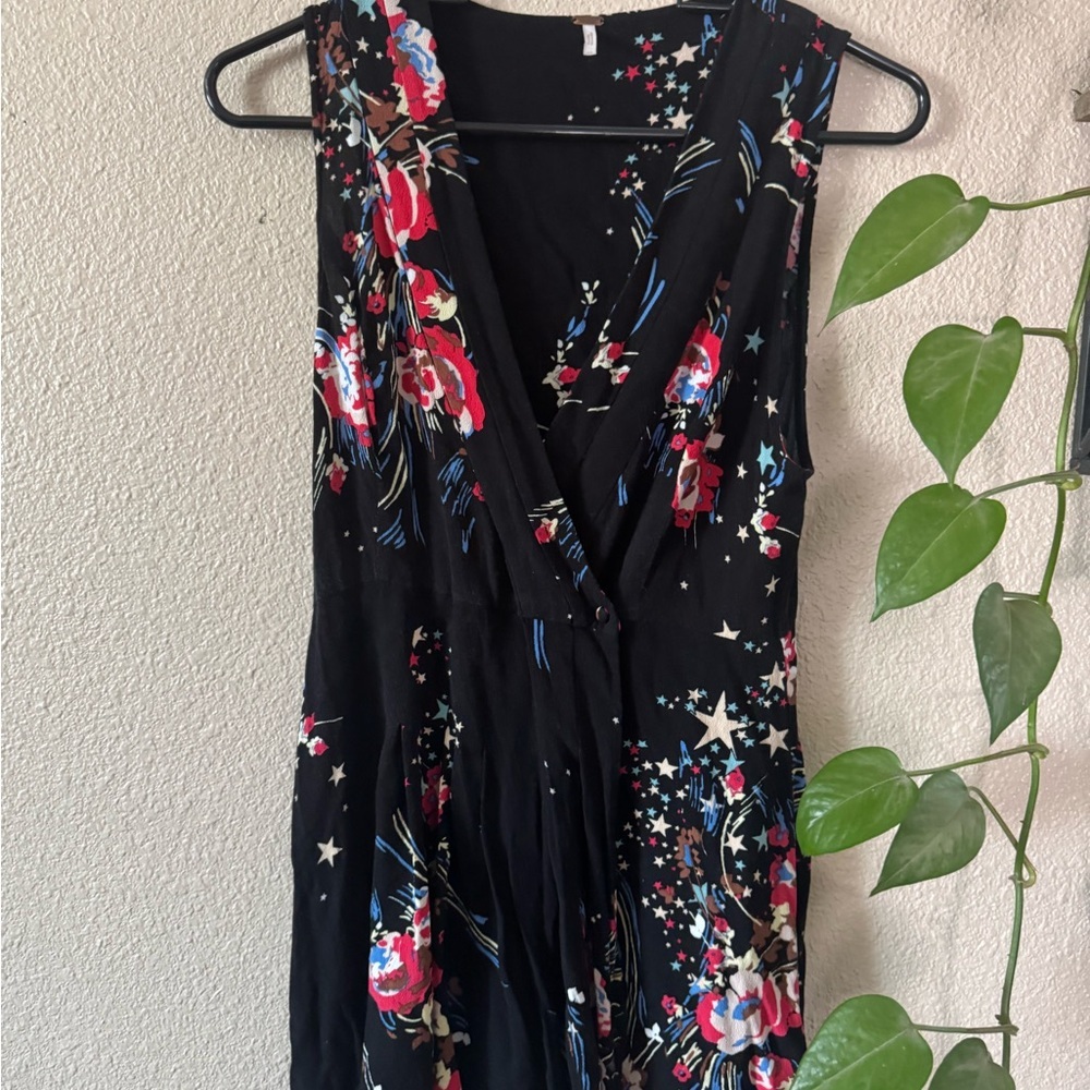 Free People Floral Sleeveless Wrap Tunic Top Black & Red - Picture 2 of 7